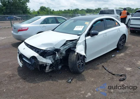 2021 Mercedes-Benz A 220 4Matic z USA, uszkodzony, nr VIN W1K3G4FB1MJ282129
